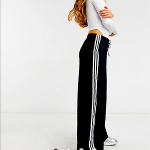 Adidas Classic drawstring warm up pant.